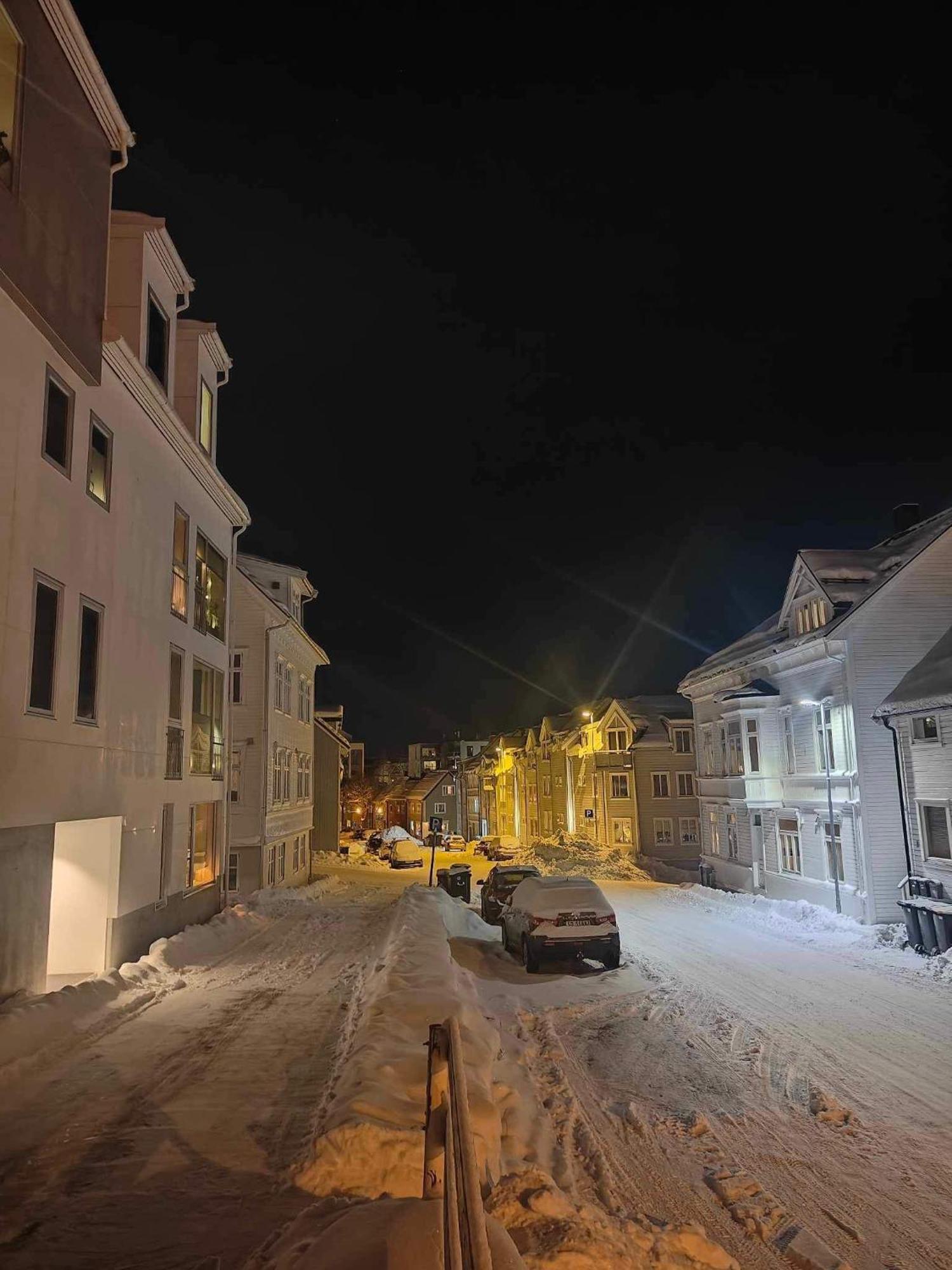 Guesthouse In Tromso Center By Dada Bagian luar foto